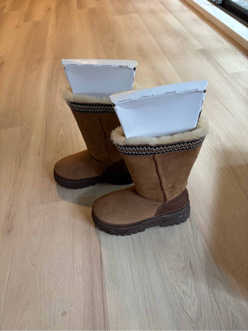 UGG classic tall trailagazer